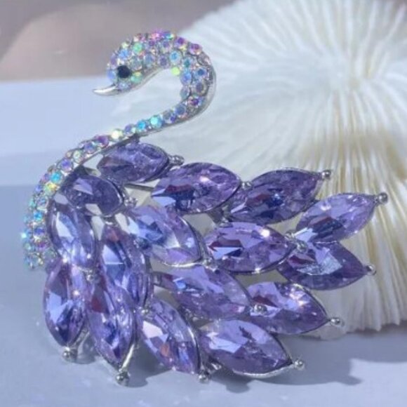 Light Purple Rhinestone Swan Brooch - Picture 1 of 1